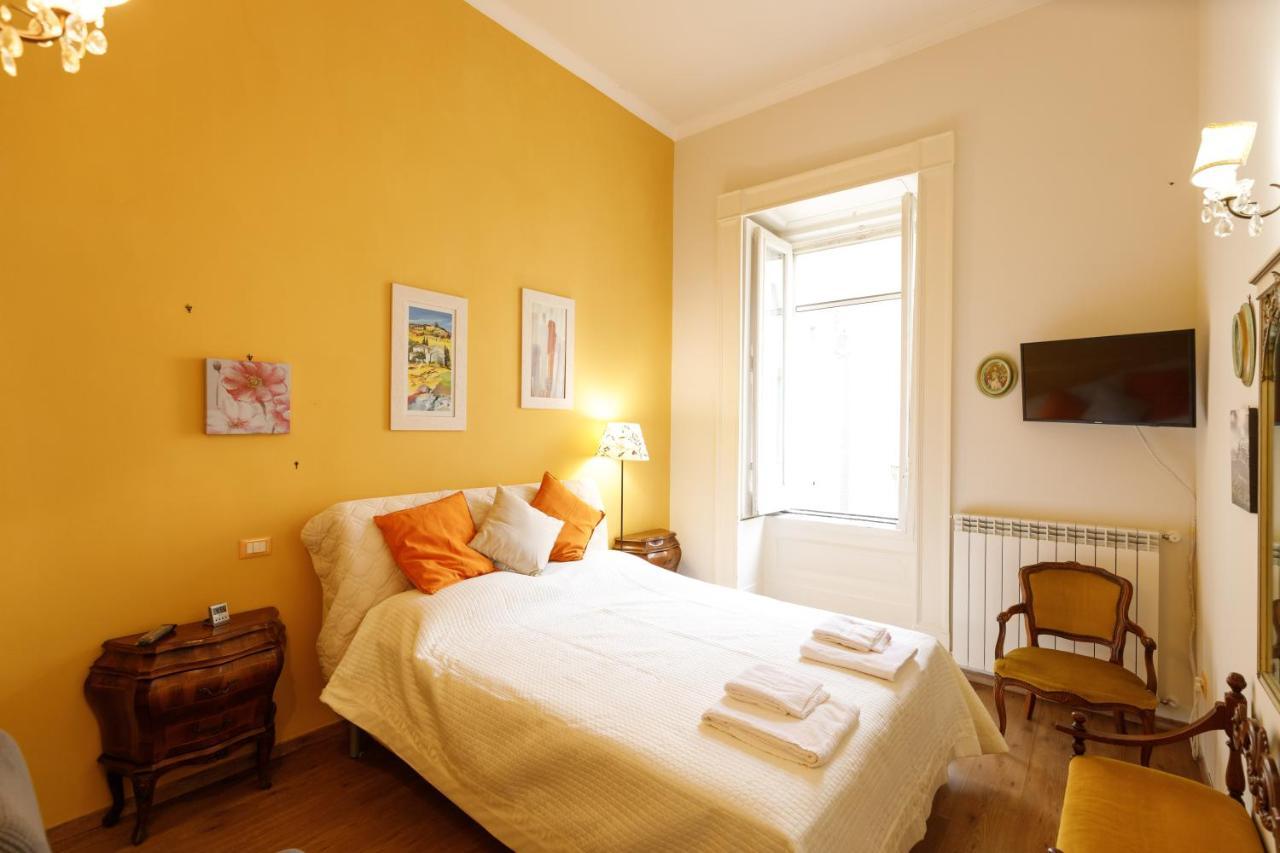 Appartement Duomo 77 - In The Heart Of The Historical Center By Elite Napels