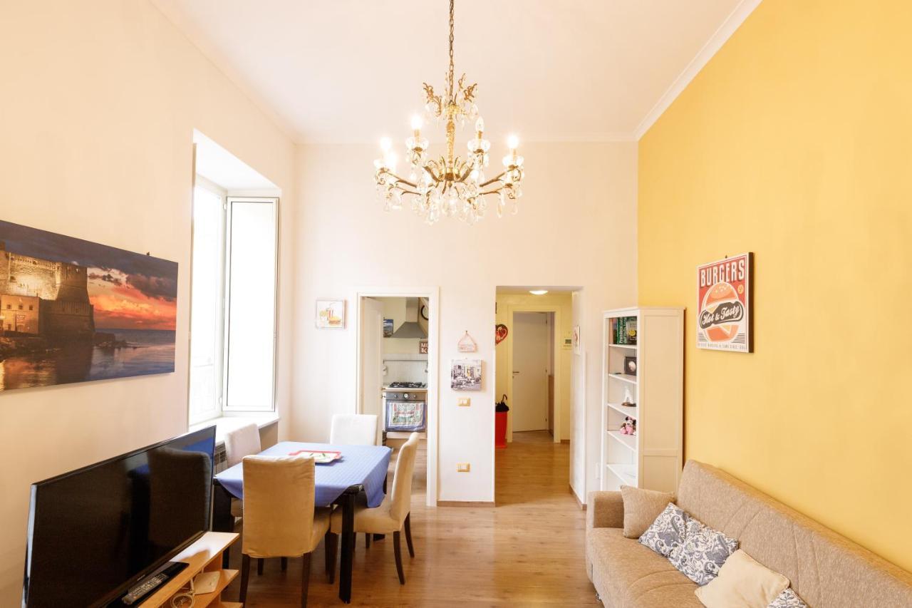 Appartement Duomo 77 - In The Heart Of The Historical Center By Elite Napels